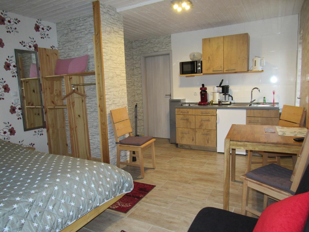 Ferienapartments Am Dorfplatz Langscheid  Eksteriør bilde
